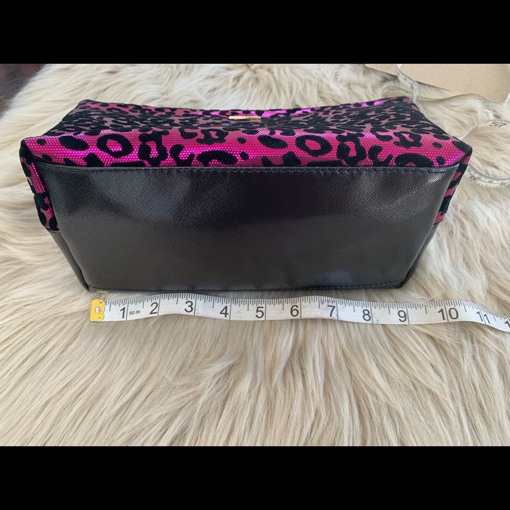 Pyramid Beauty Bag by Juicy Couture. - Picture 6 of 8